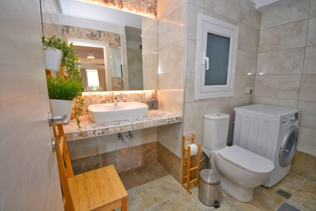 Potamos Deluxe White Apartment Екстер'єр фото