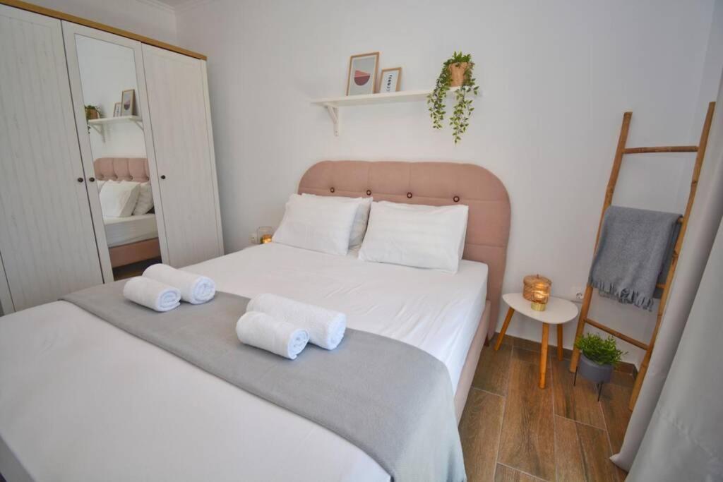 Potamos Deluxe White Apartment Екстер'єр фото