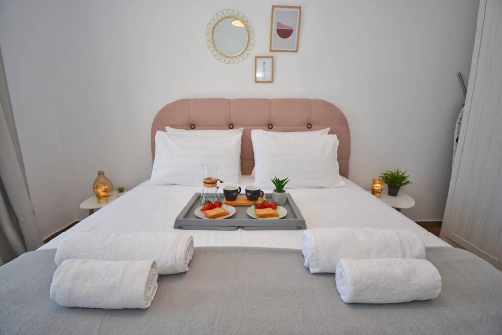 Potamos Deluxe White Apartment Екстер'єр фото