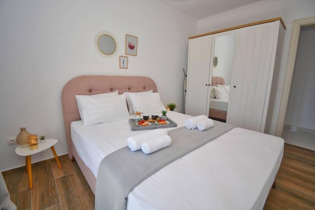 Potamos Deluxe White Apartment Екстер'єр фото