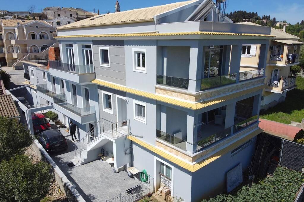 Potamos Deluxe White Apartment Екстер'єр фото