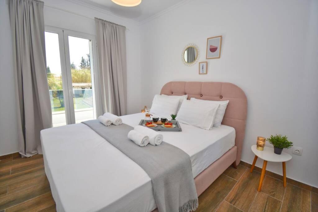 Potamos Deluxe White Apartment Екстер'єр фото